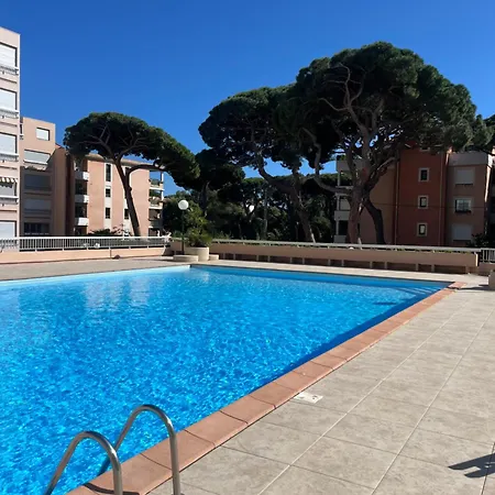 Des Iles D'or Avec Piscine - Port D'hyeres *